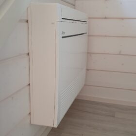 Ilmalämpöpumppu sisäyksikkö portaikossa