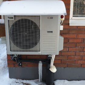 Ilmalämpöpumppuasennus omakotitaloon